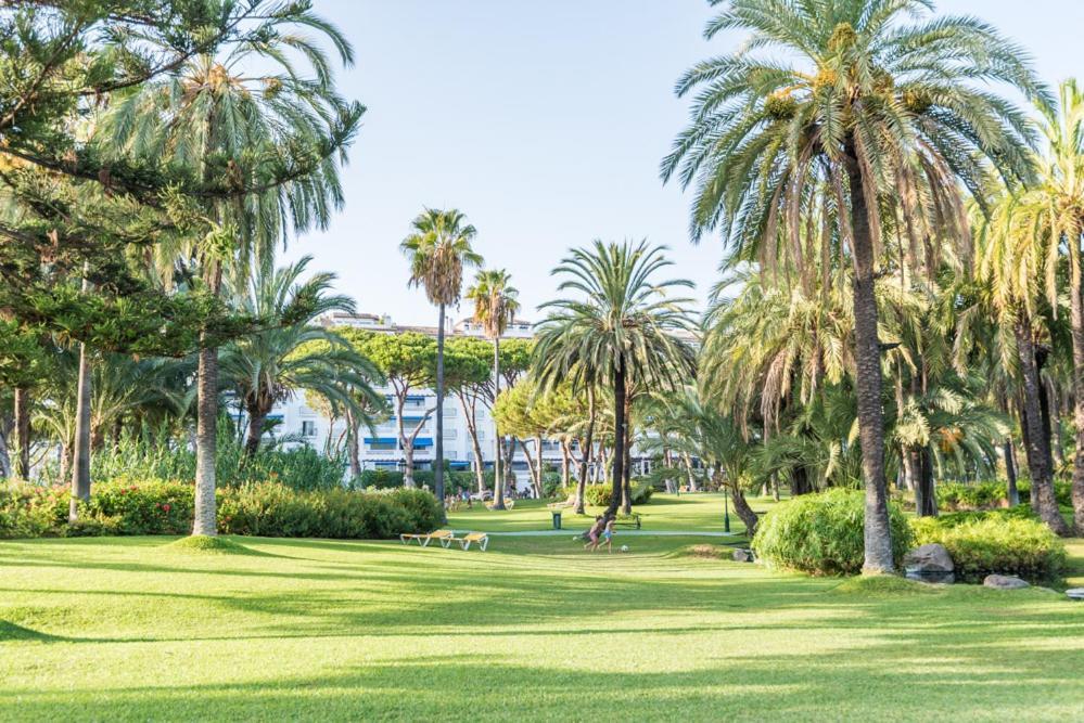 Playas Del Duque, Puerto Banus, Golf .Playa Y Compras Marbella Exterior foto