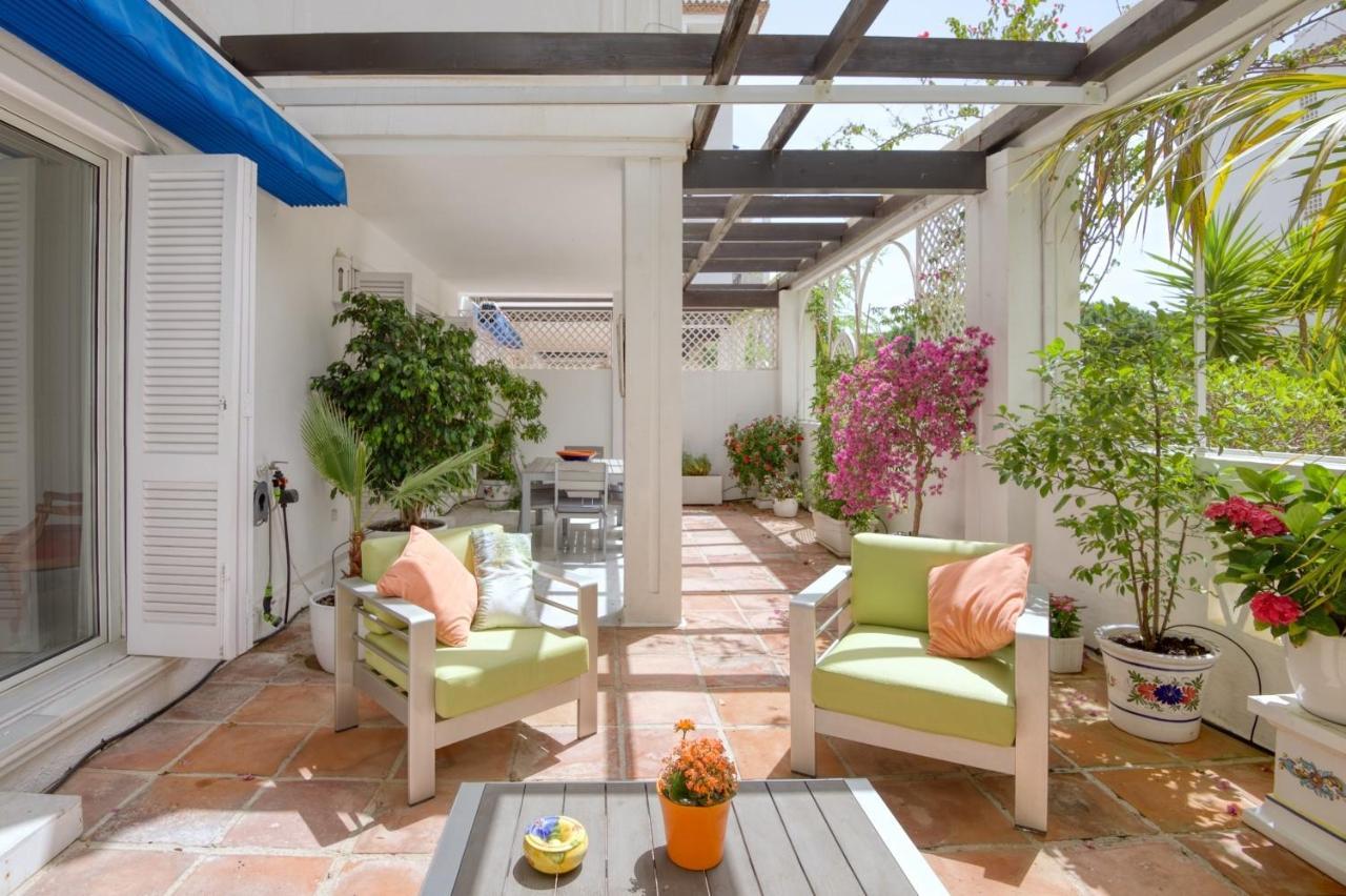 Playas Del Duque, Puerto Banus, Golf .Playa Y Compras Marbella Exterior foto